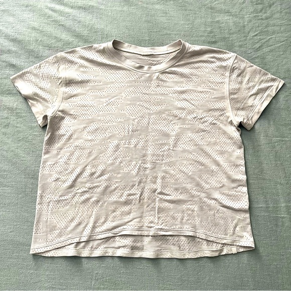 Lululemon Train To Be Short Sleeve Size 6 - Picture 1 of 6